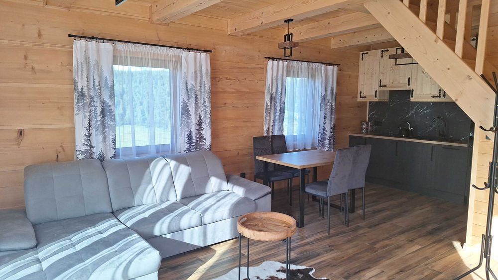 Domek w górach. Domek z bali.