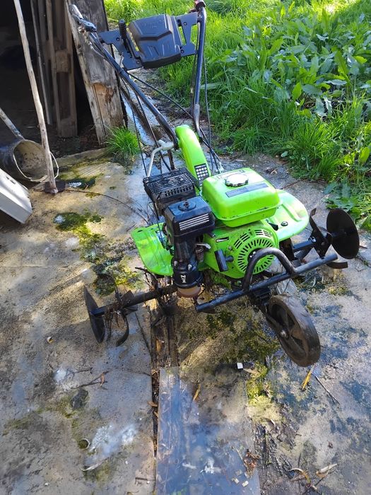 Trator vito impecável