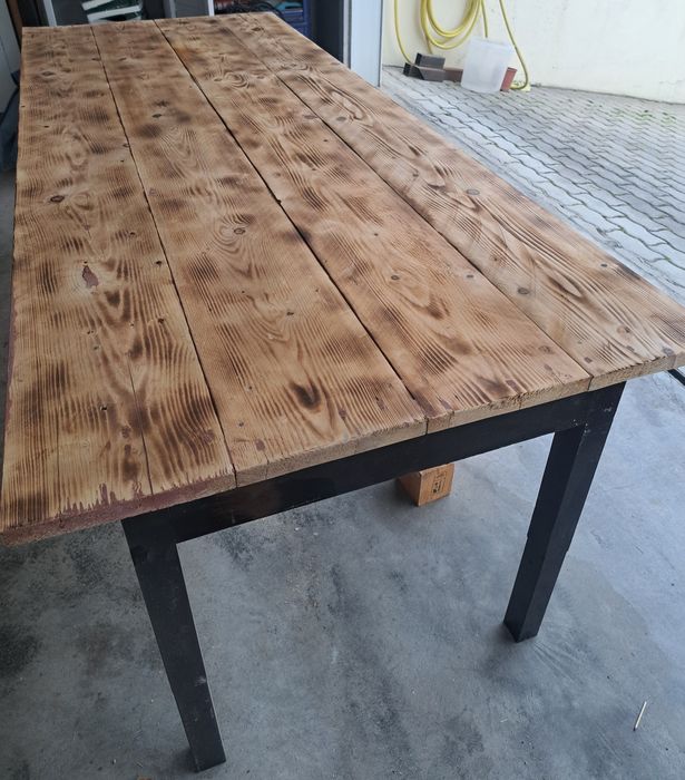 Mesa de madeira.