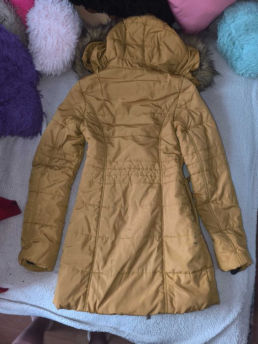 Куртки на выбор, одну отдам бесплатно