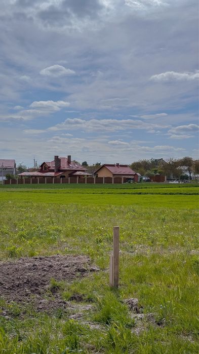 Продаж земельної ділянки  з великою площею в районі Червоних Гір, Колоденка