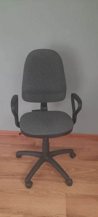 Sprzedam krzesła do biurka
