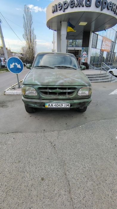 Ford EXPLORER на ходу