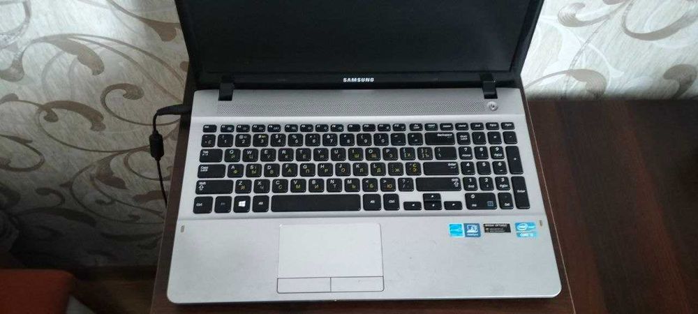 Ноутбук Samsung i3