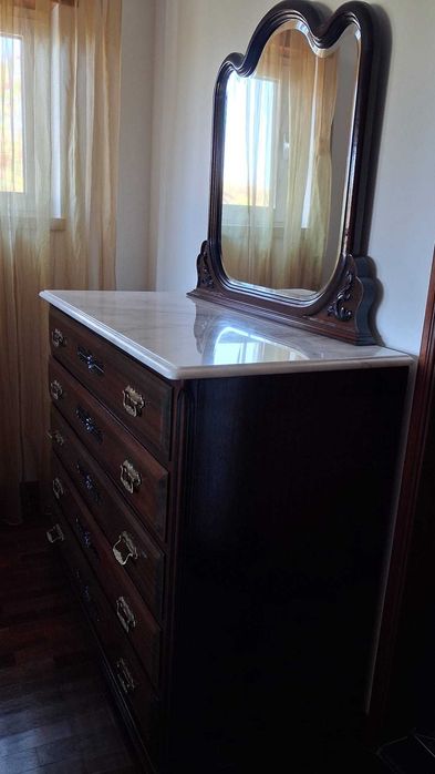 Comoda de quarto em cerejeira
