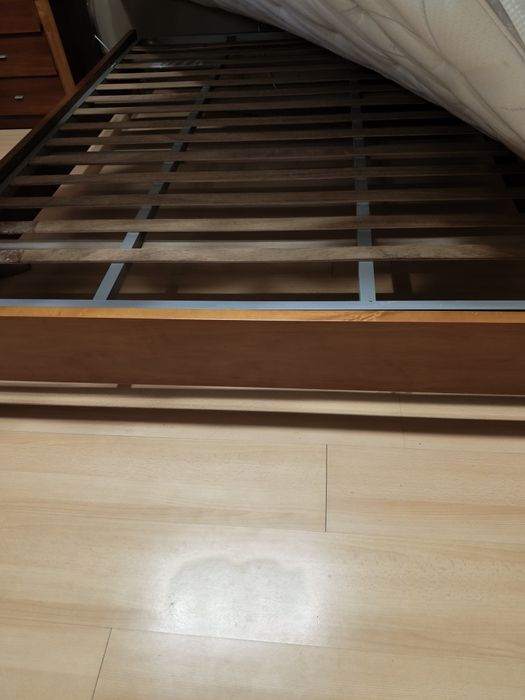 Cama + mobilia de quarto