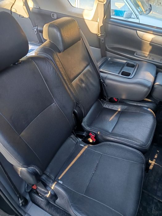 Avensis Verso D4D — photo 3