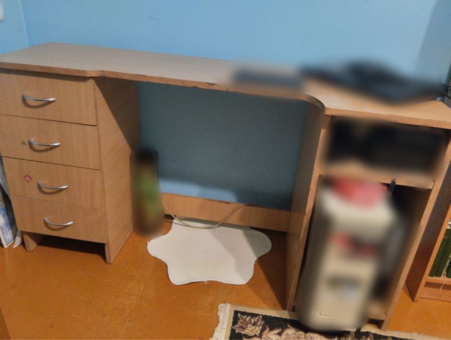 Письмовий стіл з тумбою та нішею для ПК