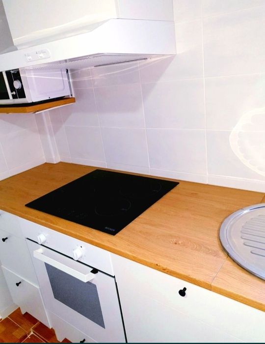 Quarto para arrendar em santa iria da azoia a 10 min de lisboa