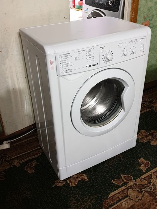 Продам стиральную машинку Индезит на 5