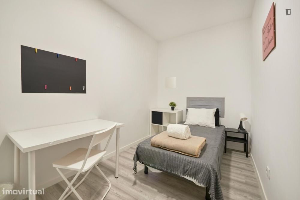 Quarto - localizado em Arroios Lisbon