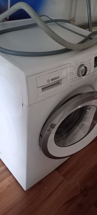 Duża pralka Bosch 8 kg Vario Perfect seria 4 sprzedaję jako uszkodzona lub na części