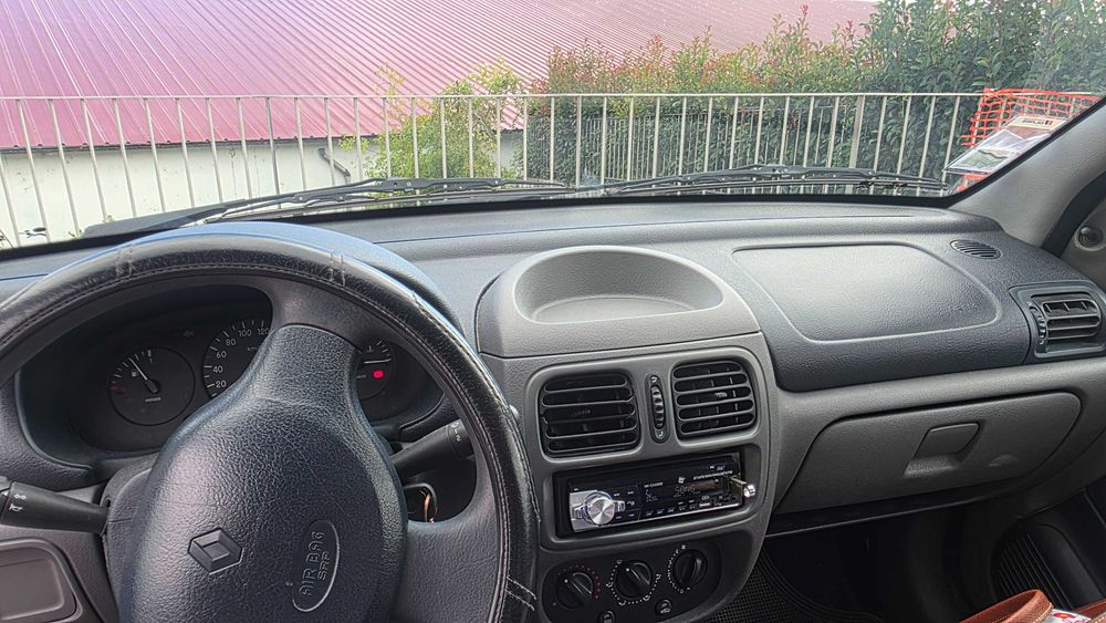 Renault Clio II cinzento