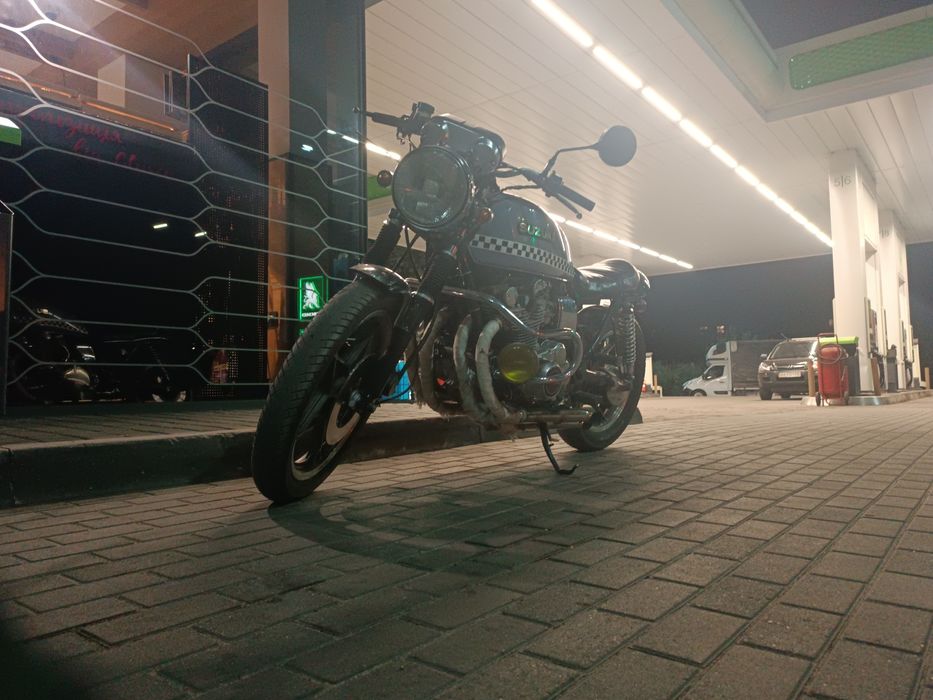 Suzuki GS850g cafe racer