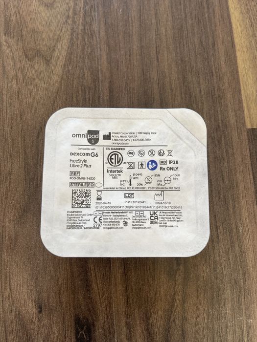 Поди Omnipod 5 .