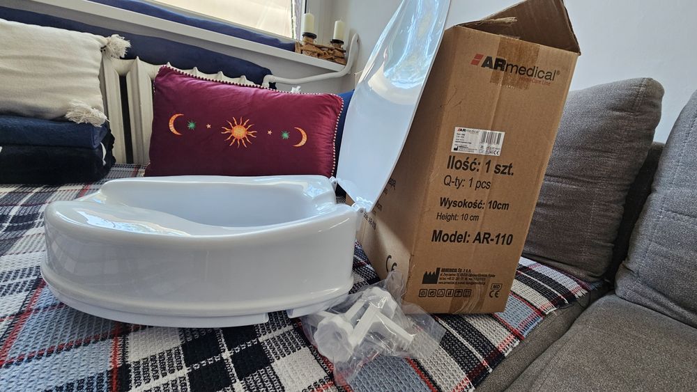 Nakładka toaletowa z klapą 10cm Armedical