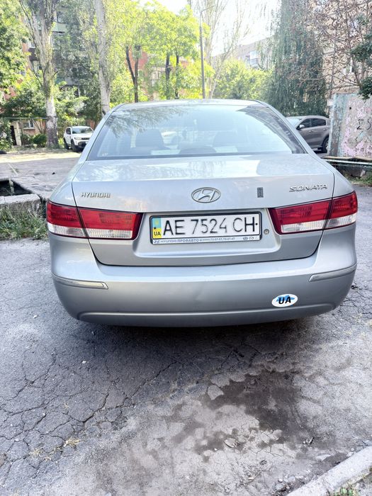 Продам HYUNDAI SONATA 2008 года 2,0 бензин