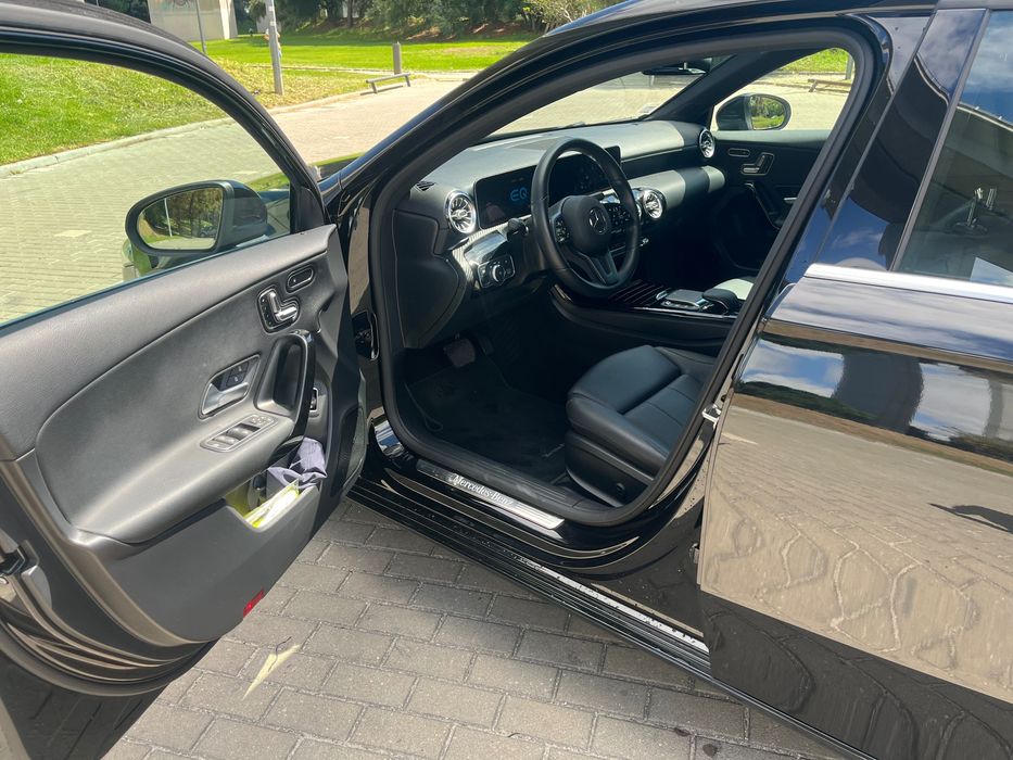MERCEDES-BENZ A250e Pack Premium Plus full extras com apenas 31.000km