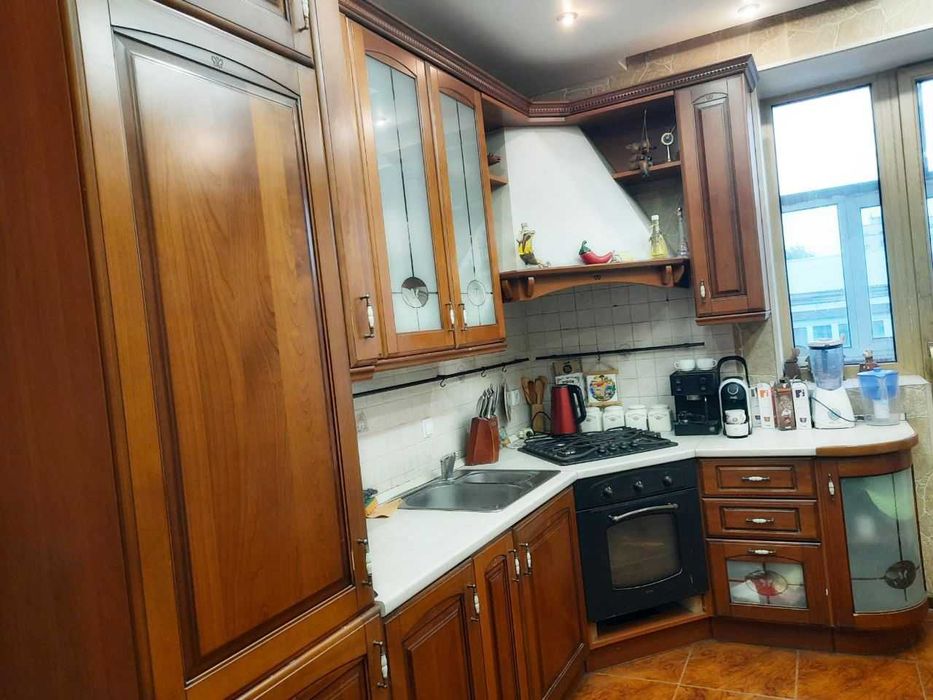 Продам 4к.двухярусн.сталинку,евроремонт,дорогая мебель,ул.Сумская 71