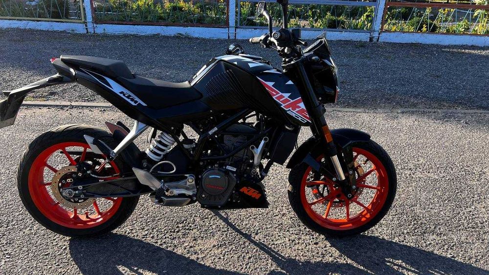 KTM DUKE 200 2021