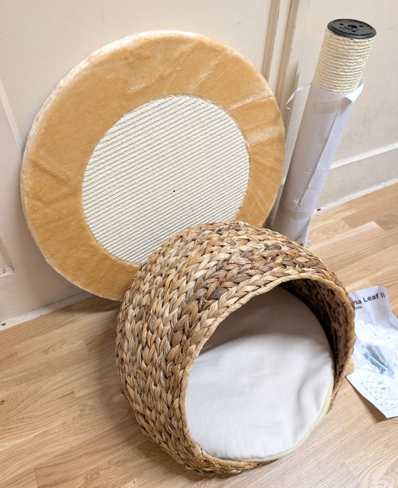 Karlie Banana-Leaf Little Hole Drapak dla Kota 56x56x93cm SOLIDNY