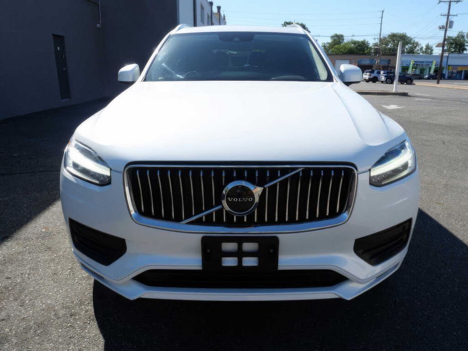 Volvo XC90      2020