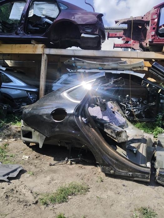 Четверть права кузова Chrysler 200