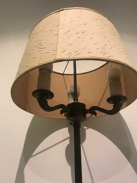 Candeeiro de Pé com Abajur