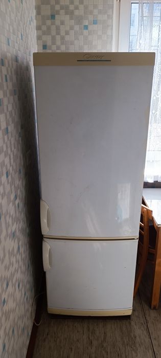 Продам холодильник Candy, 2-х камерный  в рабочем состоянии!