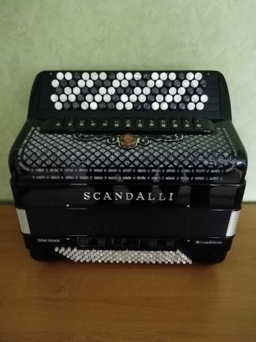 Баян SCANDALLI cromo supereor
