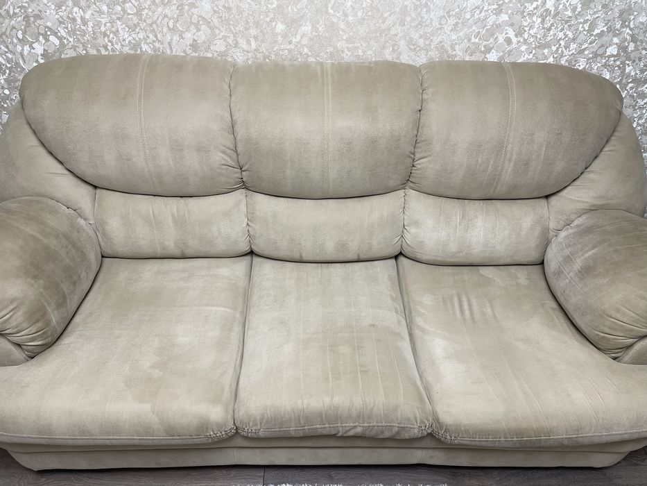 Меблі у вітальню