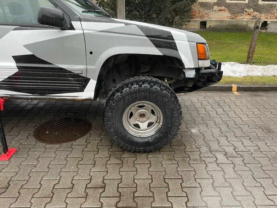 Jeep po generalnym remoncie z nowym gazem