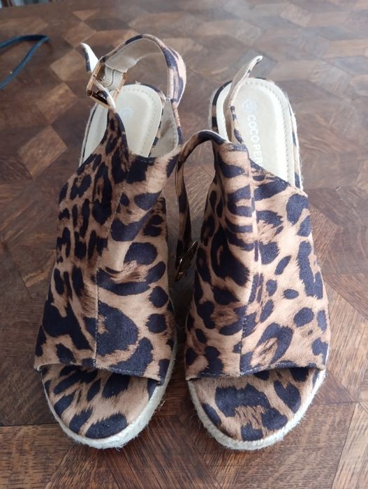 Sprzedam nowe buty rozmiar 39