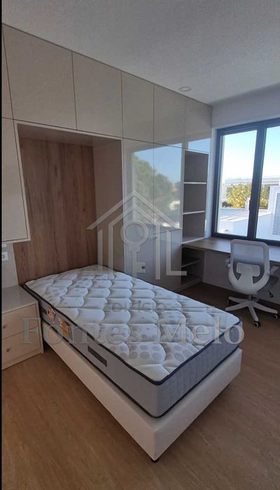 Arrendamento de Quartos – 14 Individuais e 1 Duplo