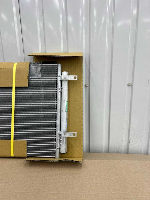 Радіатор кондиціонера Kia Niro 2016-2022 року Гібрид