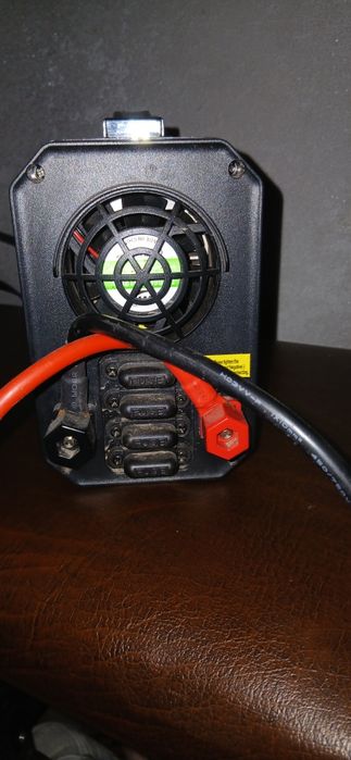 Беспиребойник Инвертор 12/220 вольт киловатный