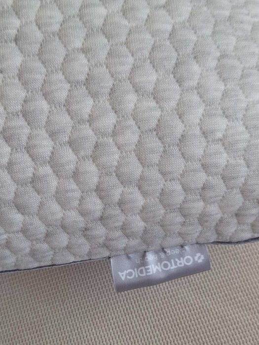 Подушка Ortomedica Air Rest 7042 с эффектом памяти