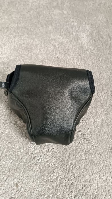 Фотоапарат з чохлом