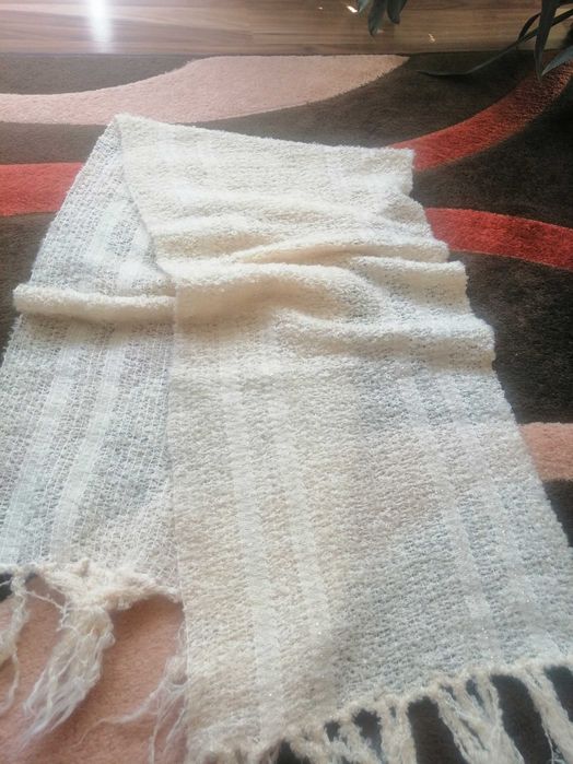 Stary szal, chusta ze złotą nitką PRL.