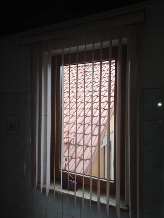 Roleta okienna pionowa szer.120 wys.160. Cana za dwie sztuki.