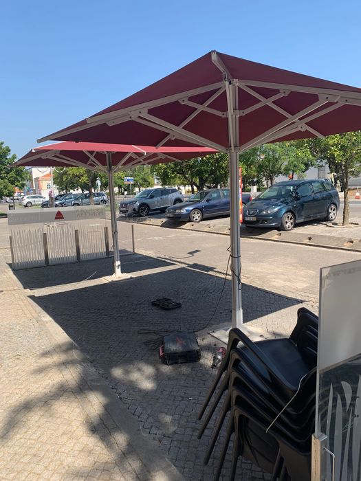 Chapéus de sol quadrados, para esplanada, dois (2)