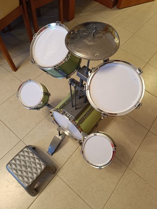 Bateria infantil