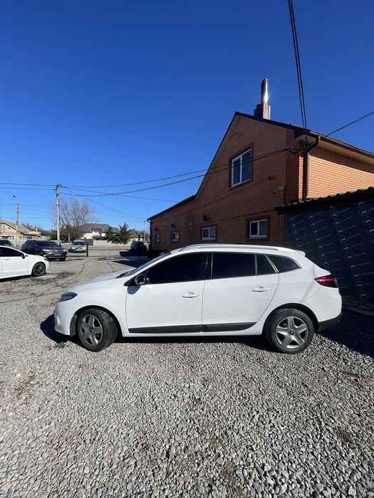 Renault Megane не фарбований