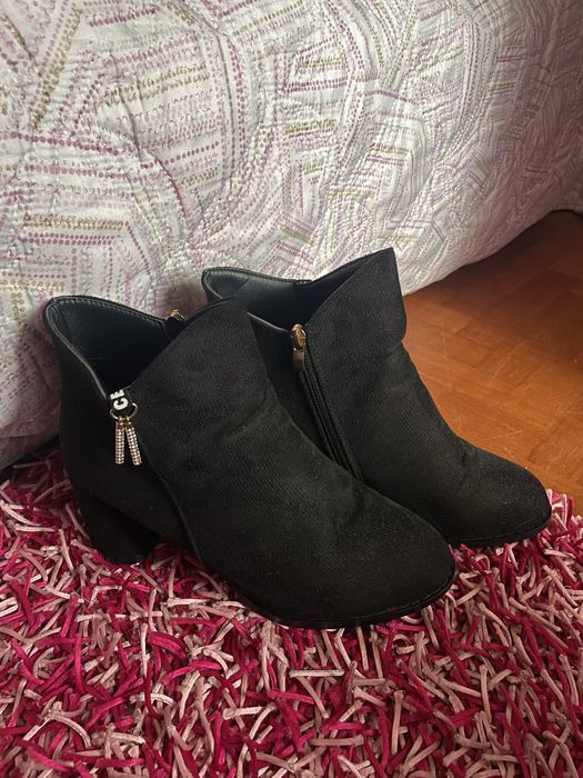 Bota preta com salto