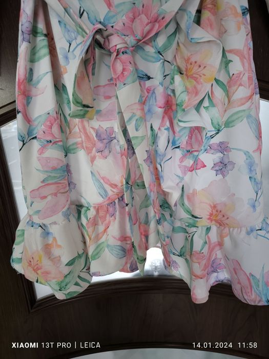 Sukienka mini w kwiaty Mohito