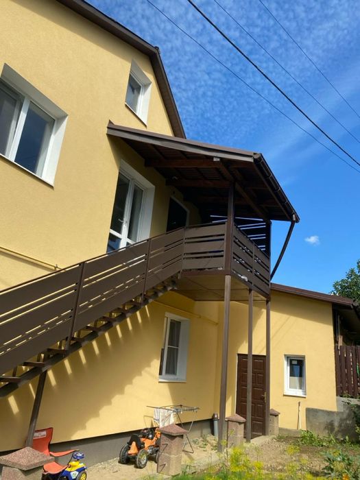 Все дя даху та паркану