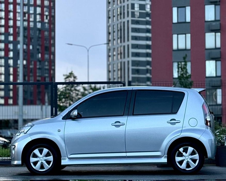 Продаж Daihatsu Sirion