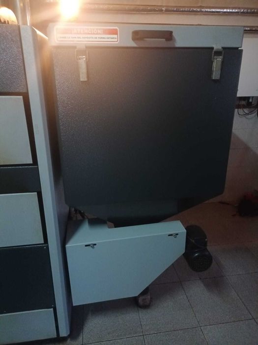 Caldeira Metal-Fach Seg Bio 25Kw com Acessórios