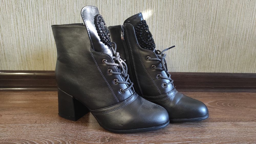 Ботильйони жіночі 40р.