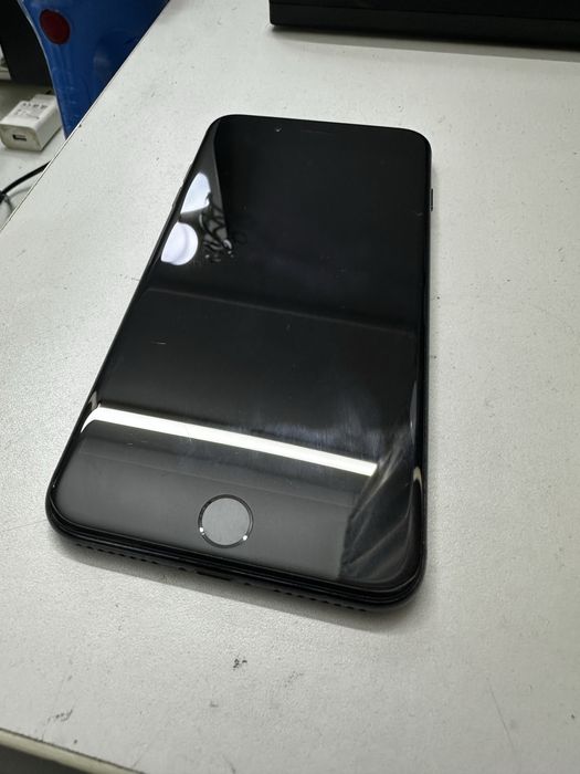 Продам айфон 7 plus
